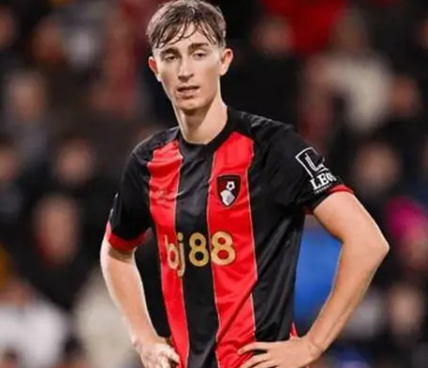 评论员盛赞赫伊森:皇马中场未来之星正崛起