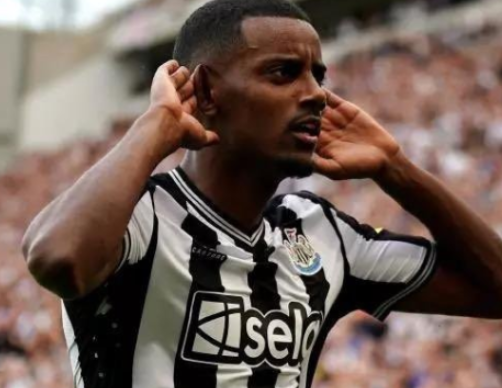 罗马诺解析利物浦冬窗转会动向：伤病影响决策，潜在引援受关注