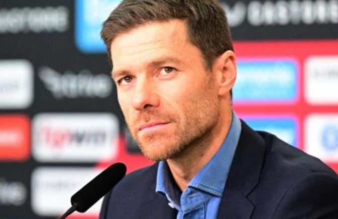 皇马换帅风波起，阿隆索下课阿韦洛亚上任，<a href='/news/tag/268.html' style='color: blue;'>曼城</a>抛出橄榄枝